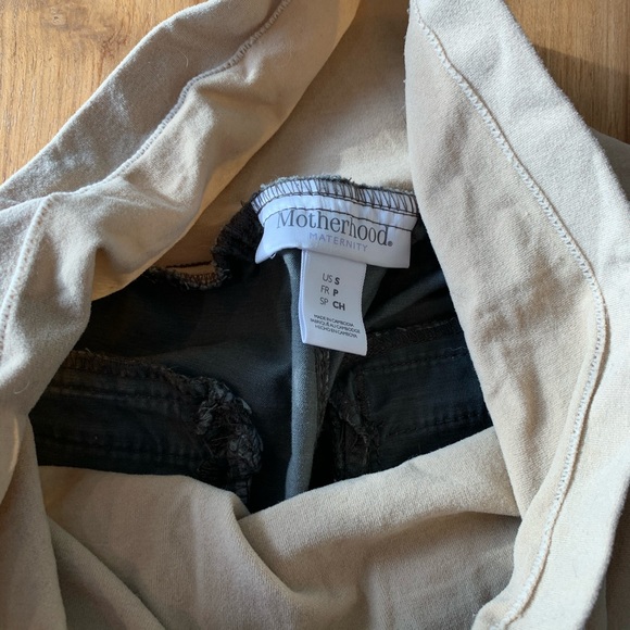 Motherhood green khaki shorts - Picture 4 of 5